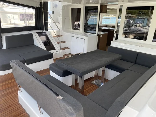 Lagoon 52 F - Boatscribe.com