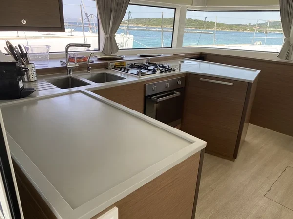 Lagoon 52 F - Boatscribe.com