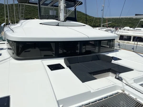 Lagoon 52 F - Boatscribe.com
