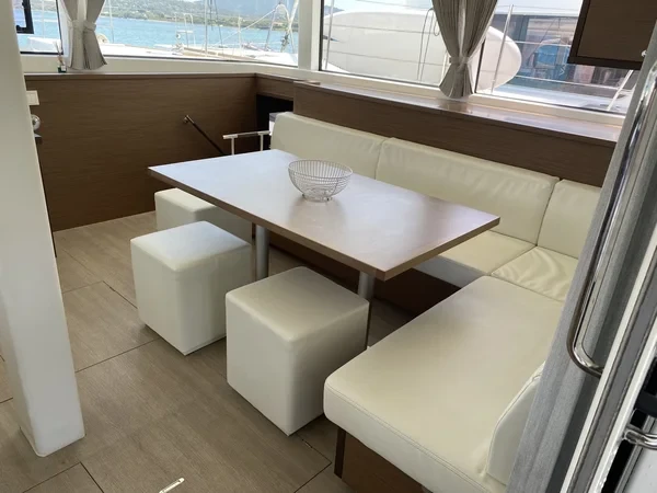 Lagoon 52 F - Boatscribe.com