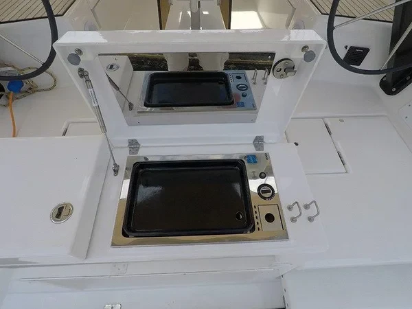 Dufour 430 - Boatscribe.com