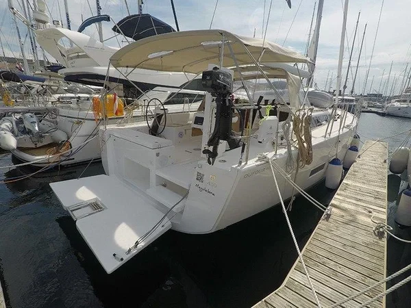 Dufour 430 - Boatscribe.com