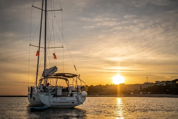 Oceanis 46.1 - Boatscribe.com