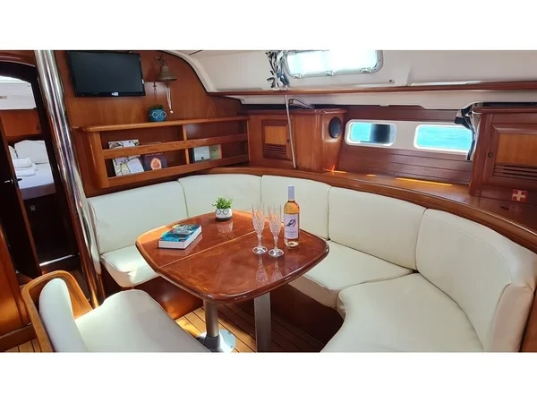Oceanis 41.1 - Boatscribe.com