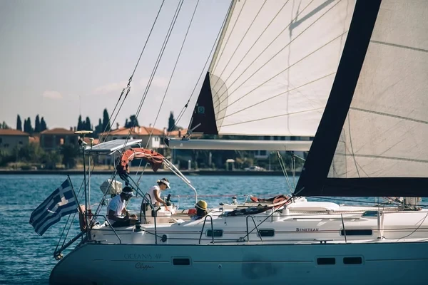 Oceanis 41.1 - Boatscribe.com