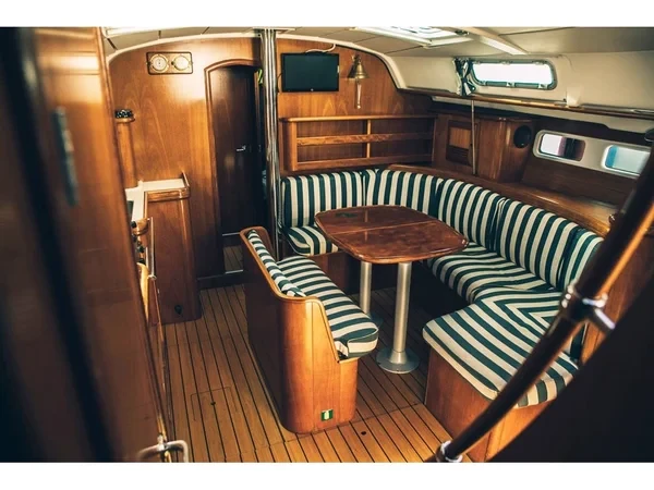 Oceanis 41.1 - Boatscribe.com
