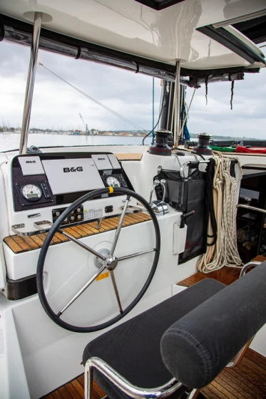 Lagoon 42 - Boatscribe.com