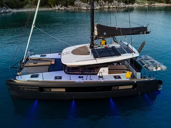 Lagoon 40 - Boatscribe.com