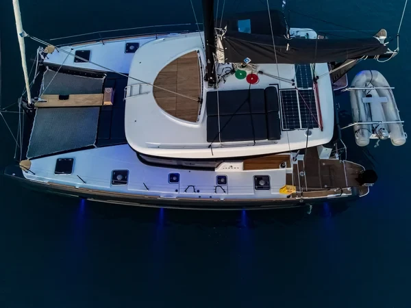 Lagoon 40 - Boatscribe.com