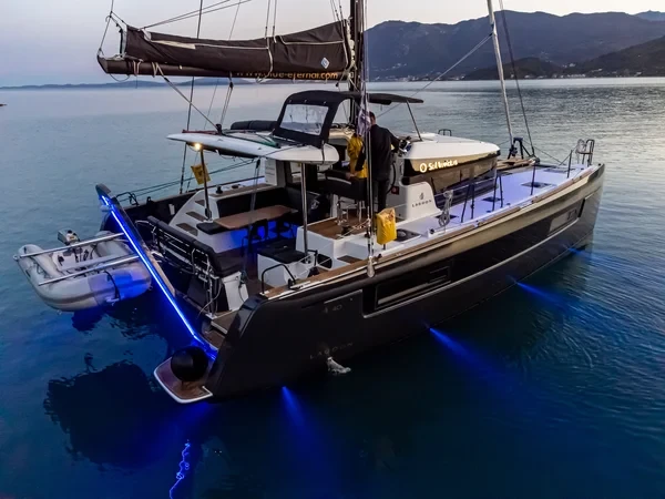 Lagoon 40 - Boatscribe.com