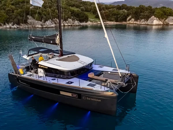Lagoon 40 - Boatscribe.com