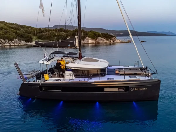 Lagoon 40 - Boatscribe.com