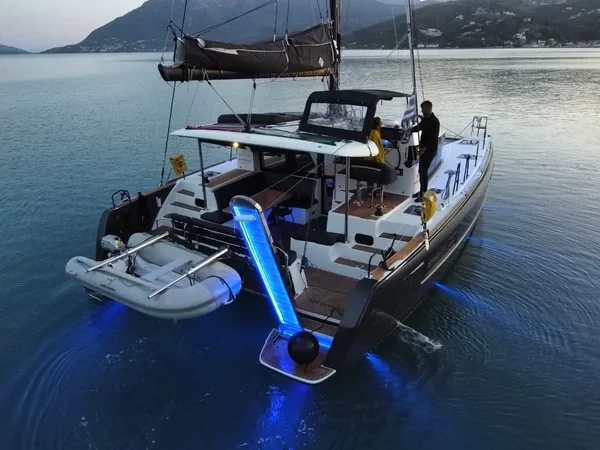 Lagoon 40 - Boatscribe.com