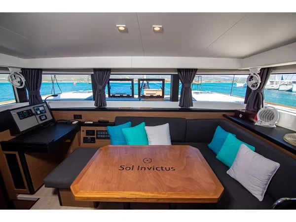 Lagoon 40 - Boatscribe.com