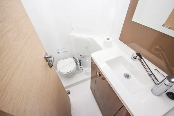 Lucia 40 - Boatscribe.com