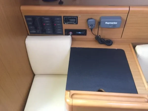 Sun Odyssey 33i - Boatscribe.com