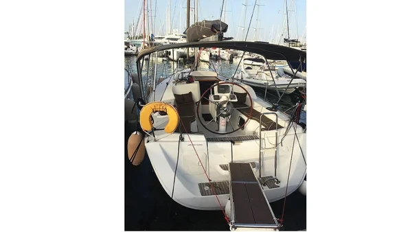 Sun Odyssey 33i - Boatscribe.com