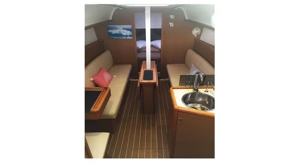 Sun Odyssey 33i - Boatscribe.com