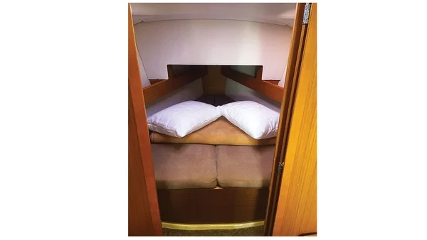 Sun Odyssey 33i - Boatscribe.com