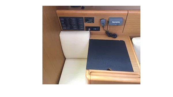 Sun Odyssey 33i - Boatscribe.com