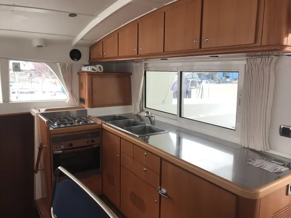 Lagoon 440 - Boatscribe.com