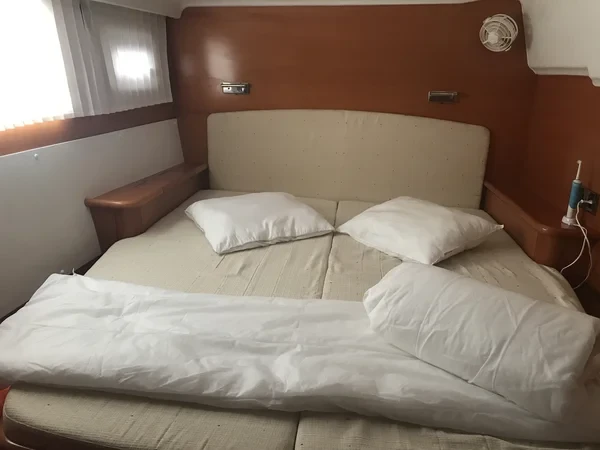 Lagoon 440 - Boatscribe.com