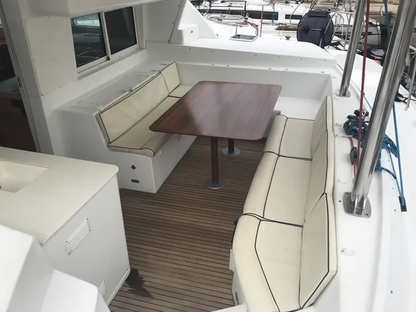 Lagoon 440 - Boatscribe.com
