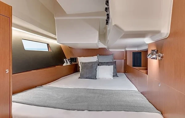 Oceanis 41.1 - Boatscribe.com