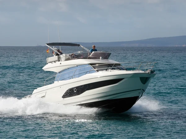 Prestige 42 - Boatscribe.com