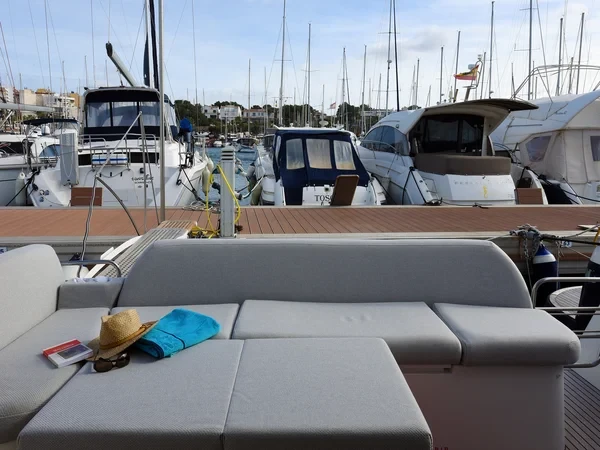 Prestige 42 - Boatscribe.com