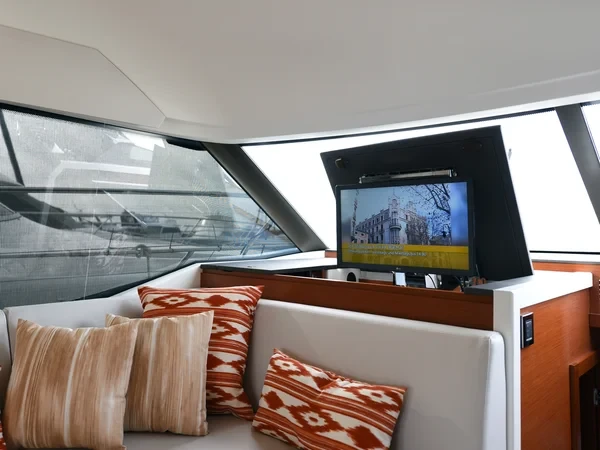Prestige 42 - Boatscribe.com