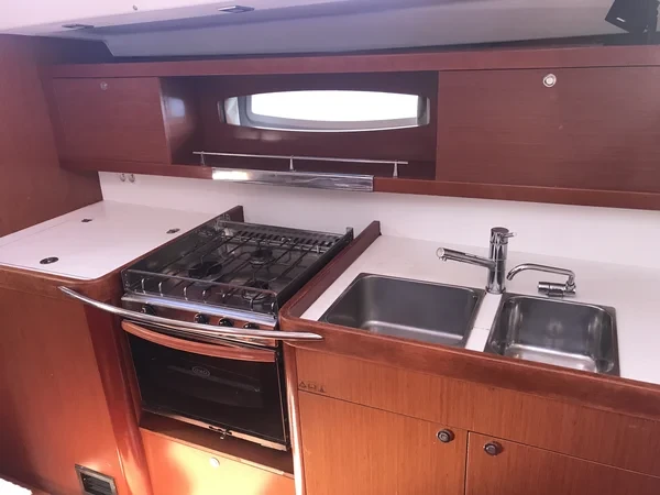 Oceanis 50 Family - Boatscribe.com