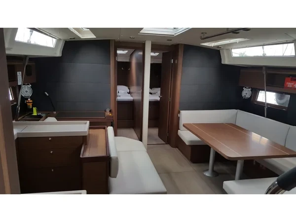 Oceanis 51.1 - Boatscribe.com