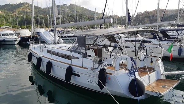 Sun Odyssey 519 - Boatscribe.com