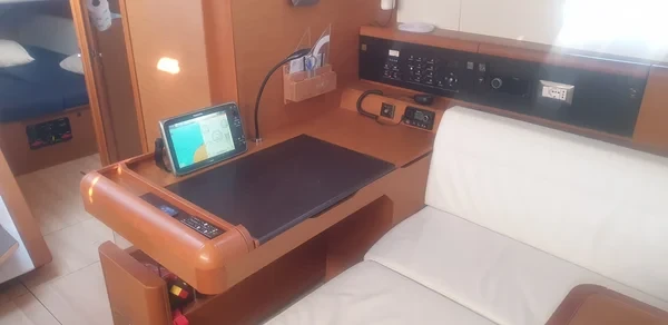 Sun Odyssey 519 - Boatscribe.com