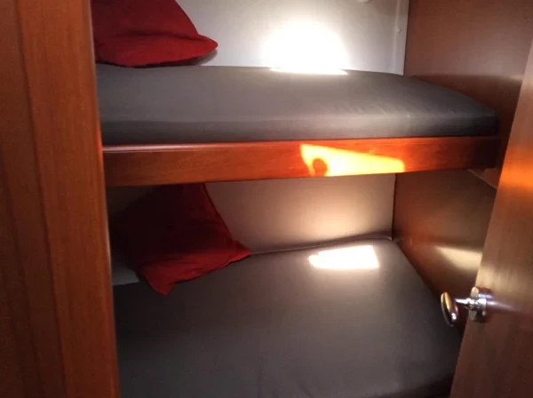 Oceanis 43 - Boatscribe.com