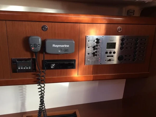 Oceanis 43 - Boatscribe.com