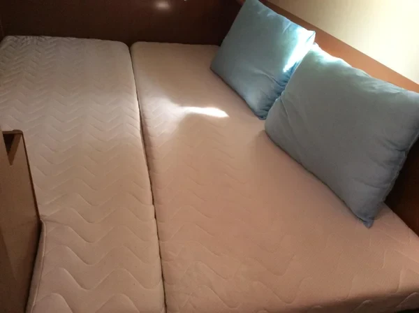 Oceanis 43 - Boatscribe.com