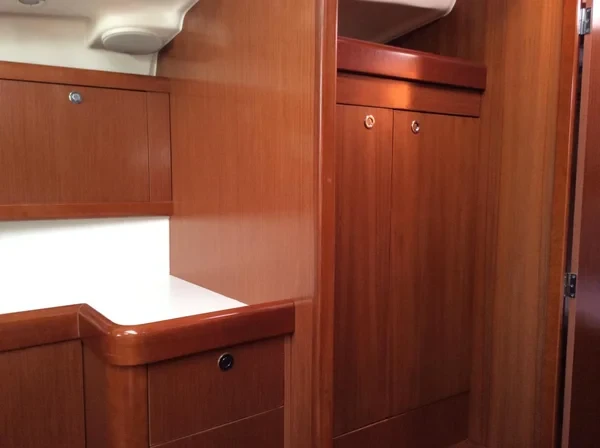 Oceanis 43 - Boatscribe.com