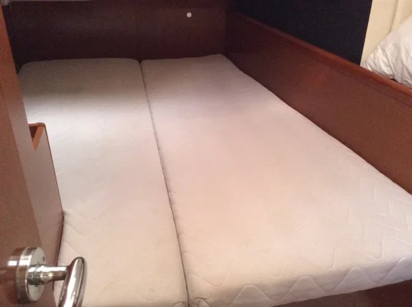Oceanis 43 - Boatscribe.com