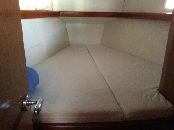 Oceanis 43 - Boatscribe.com