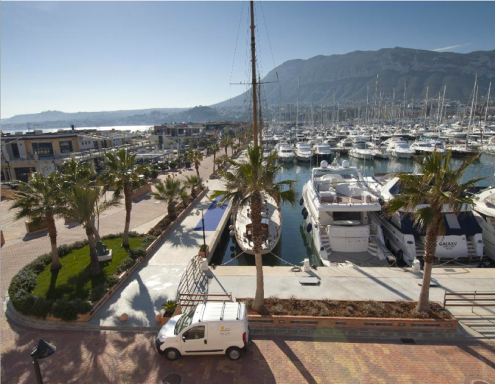 Lagoon 380 - Boatscribe.com