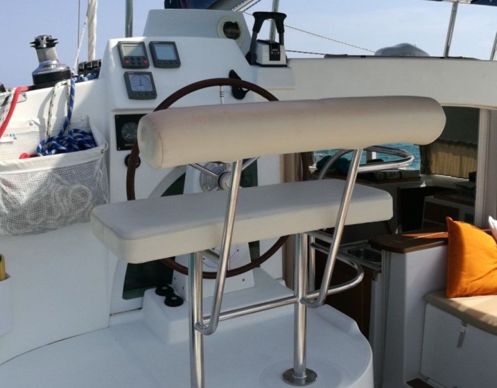 Lagoon 380 - Boatscribe.com