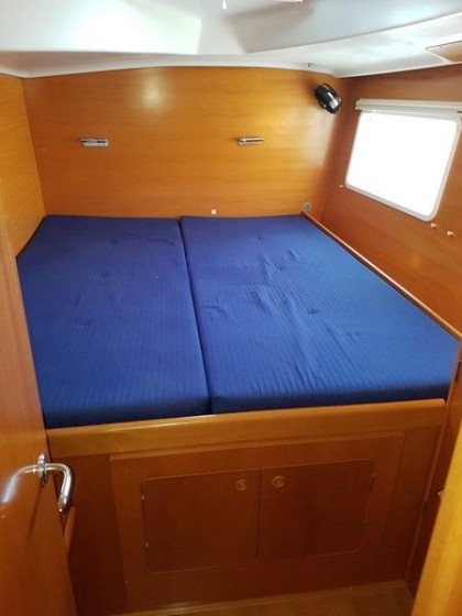 Lagoon 380 - Boatscribe.com
