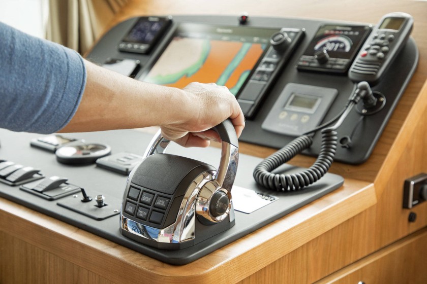 Grand Sturdy 40.0 Sedan - Boatscribe.com