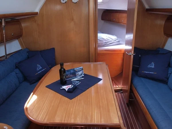 Bavaria 32 - Boatscribe.com