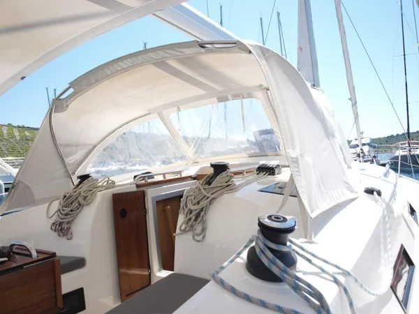 Bavaria 36 Cruiser - Boatscribe.com