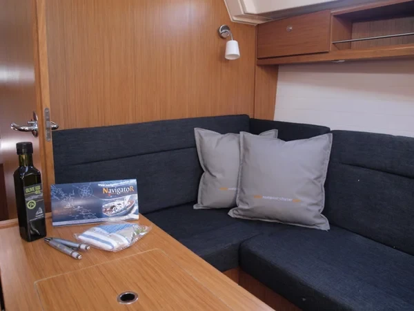 Bavaria 36 Cruiser - Boatscribe.com
