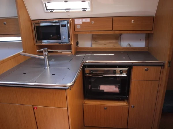 Bavaria 36 Cruiser - Boatscribe.com