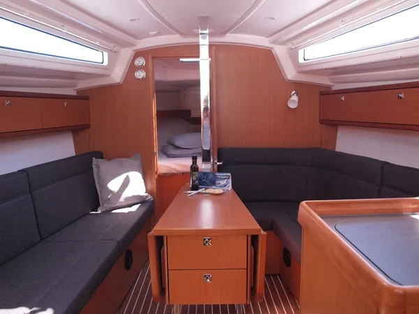 Bavaria 33 Cruiser - Boatscribe.com
